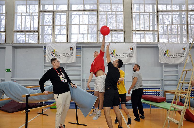 Первый в России Чемпионат по воздушному шарику провели в Первоуральске