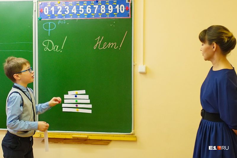 В Первоуральске школьников некому учить из-за отстранения педагога
