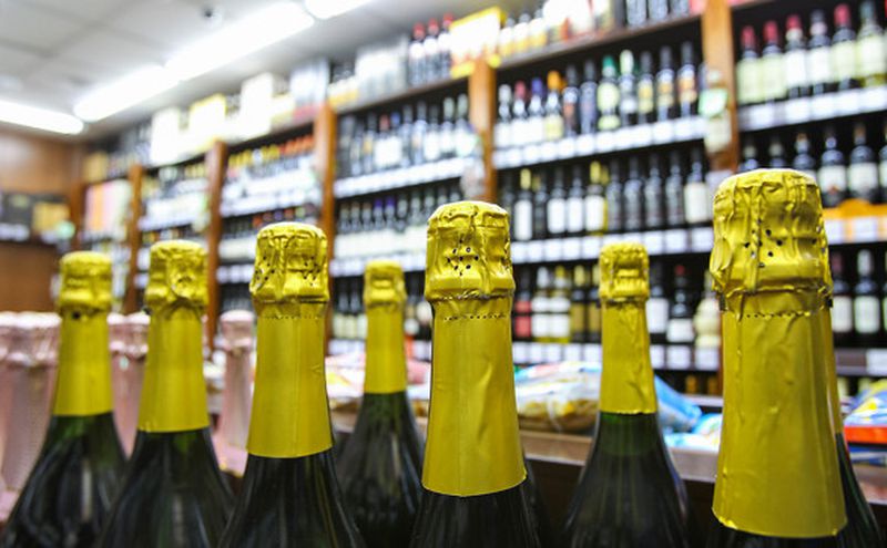 В Госдуме предложили ограничить продажу алкоголя на новогодние праздники