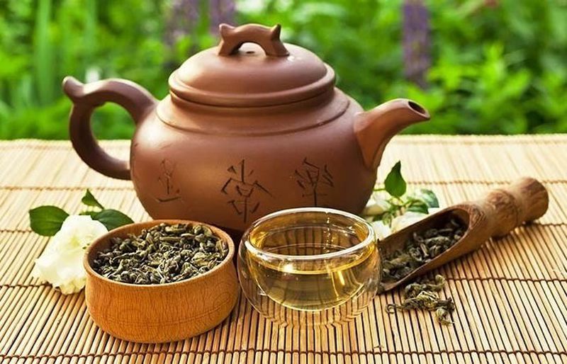 В чем особенности белого и красного китайского чая?
