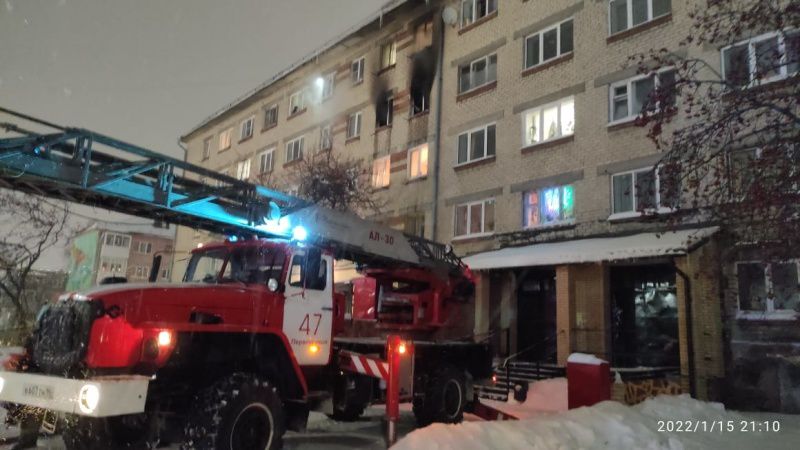 Сгорела квартира в пятиэтажке на проспекте Ильича