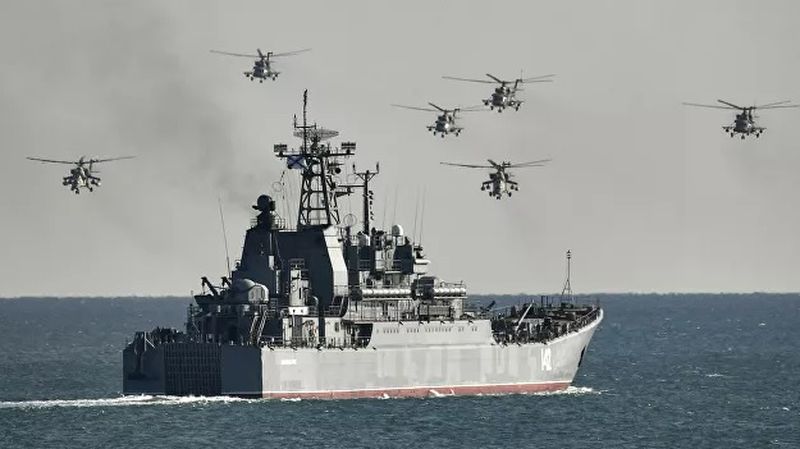 В масштабных учениях приняли участие больше 30 кораблей Черноморского флота
