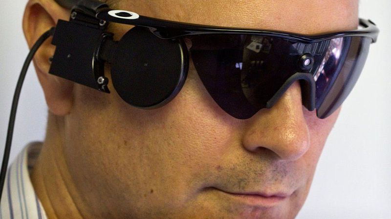 Разработано устройство, которое позволяет слепым видеть