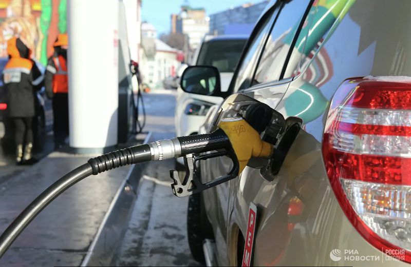 Эксперты объяснили, почему в США бензин дешевле, чем в России