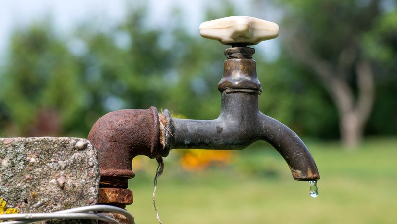 Почему вода в частном секторе нуждается в очистке?