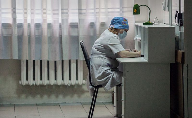 «Ведомости» узнали о жалобах врачей на нехватку 80 препаратов в России