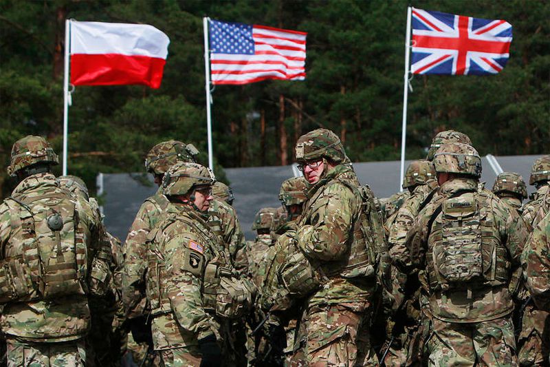 Вице-премьер Качиньский: Польша открыта для размещения ядерного оружия США