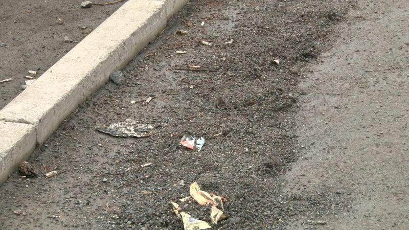 Первоуральцы жалуются на отсев под ногами