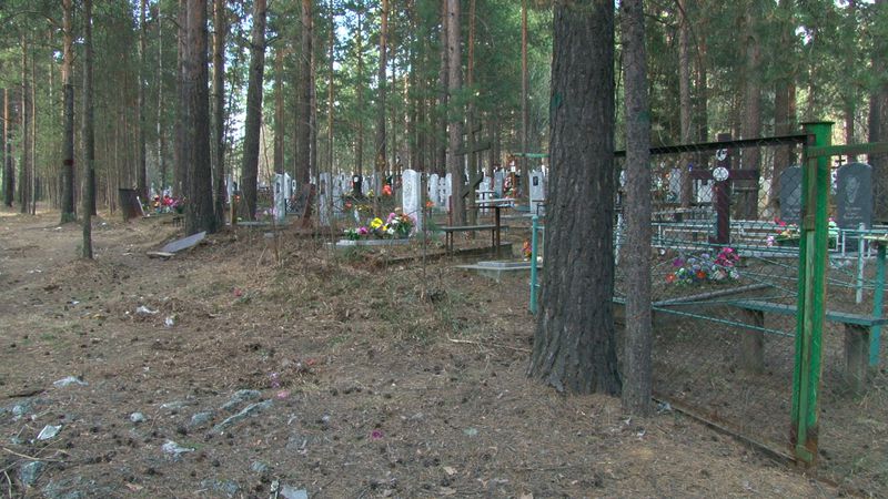 На Талицком кладбище неизвестные украли часть металлического забора