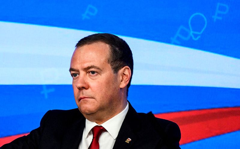 Медведев предупредил об ответе в случае обстрелов территории России из американских РСЗО