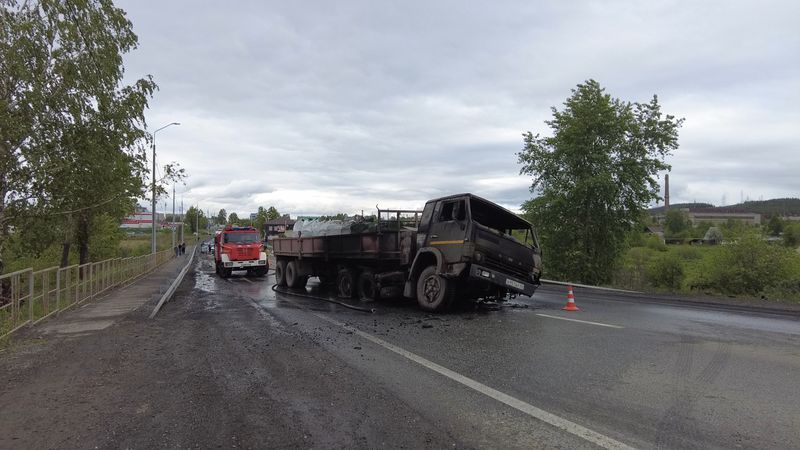 ДТП в Талице: сгорел КАМАЗ, водитель и пассажирка «Опель Астра» доставлены в больницу