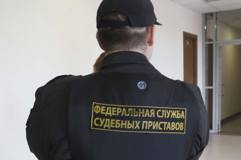 «Ъ»: в России с 20 июня вступают в силу новые правила работы судебных приставов