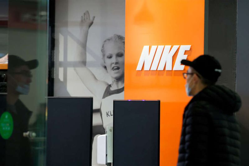 Компания Nike полностью уходит с российского рынка