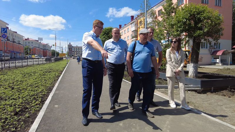 Проверили ход работ на проспекте Ильича и строительство площадки у ИКЦ