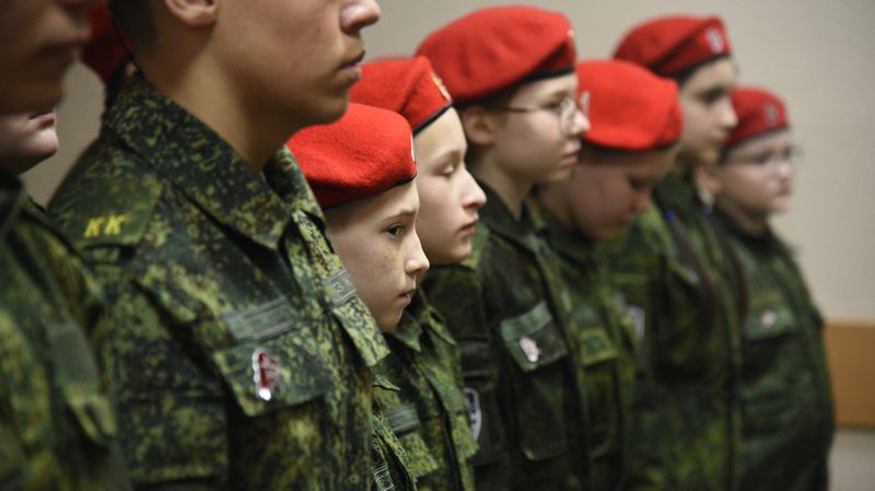 В российскую армию будут брать контрактников сразу после выпуска из школы