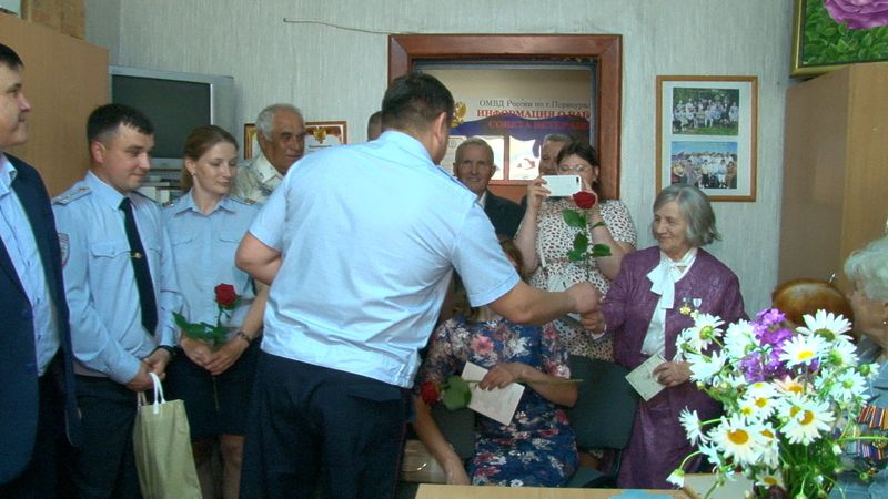 В полиции Первоуральска поздравили семьи сотрудников и ветеранов МВД