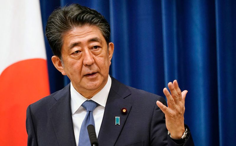 Экс-премьер-министра Японии умер после нападения