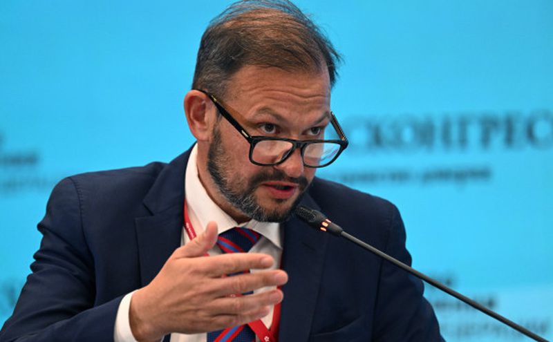 Брилев перестал вести субботние «Вести» и ушел из руководства ВГТРК