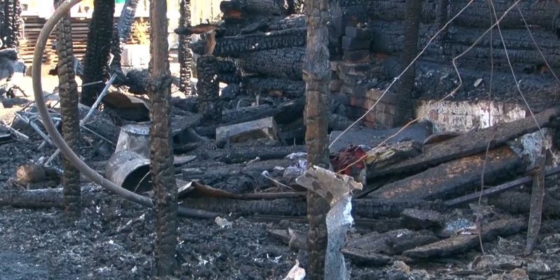 Крупный пожар в деревне Старые Решёты, сгорел дом