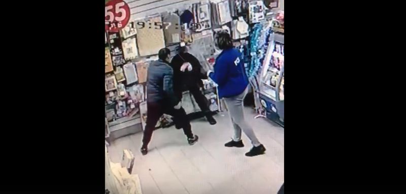 В Первоуральске в торговом зале магазина избили подростка