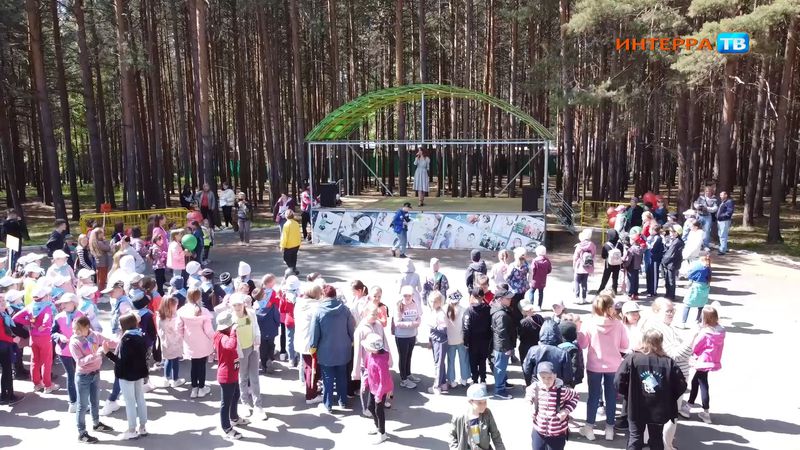 Дети-школьники каждой третьей семьи проведут летние каникулы дома