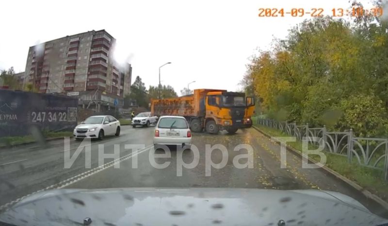 Движение по проспекту Космонавтов было ограничено из-за ДТП