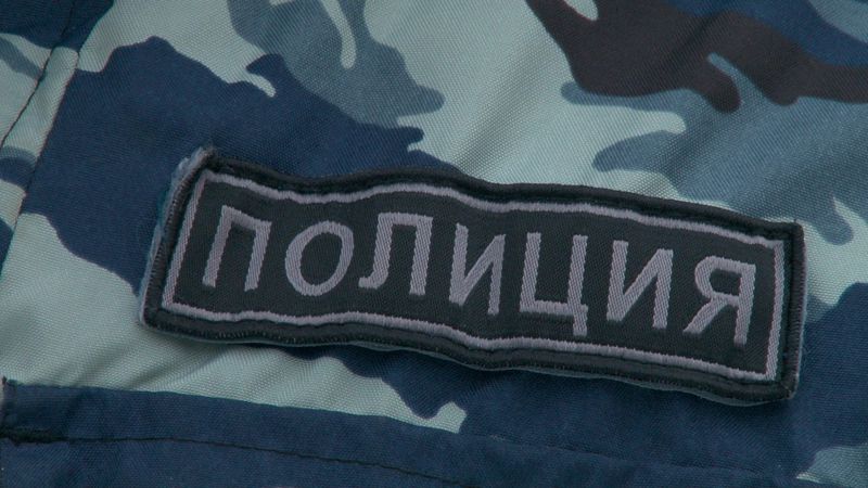 Нанятый мастер по ремонту квартиры украл приставку, электро-лобзик и 2 батареи