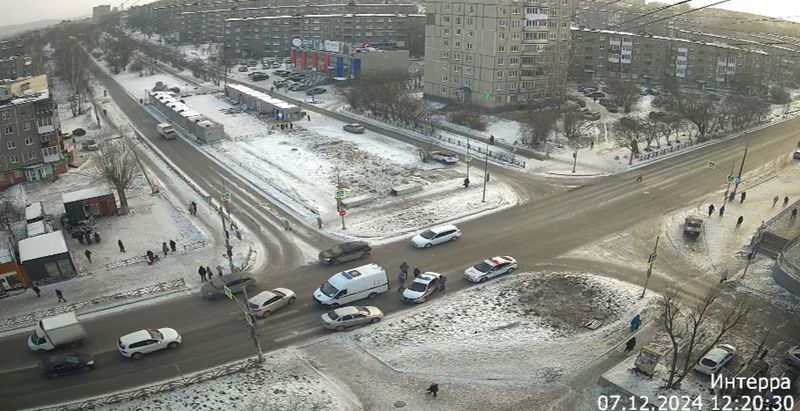 На проспекте Космонавтов автомобиль сбил пожилую женщину