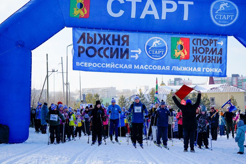 Больше трёх тысяч первоуральцев вышли на “Лыжню России”