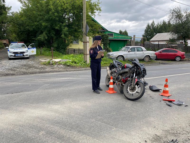 Получил права 18 дней назад. В ДТП на ул.Калинина пострадал 16-летний мотоциклист