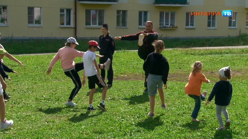 В Первоуральске прошла «зарядка со стражем правопорядка»