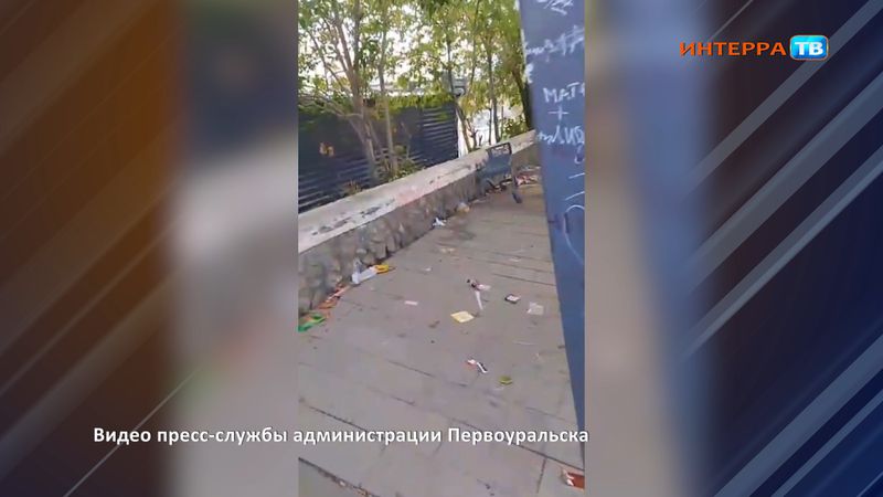 «Подростки мусорят, ломают качели, разбивают остановки»
