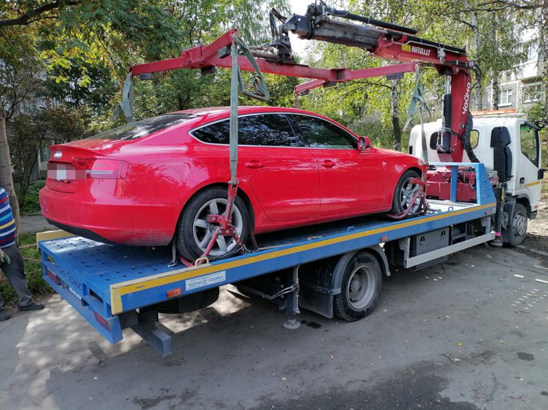 У жительницы Первоуральска изъяли за долги дорогой автомобиль